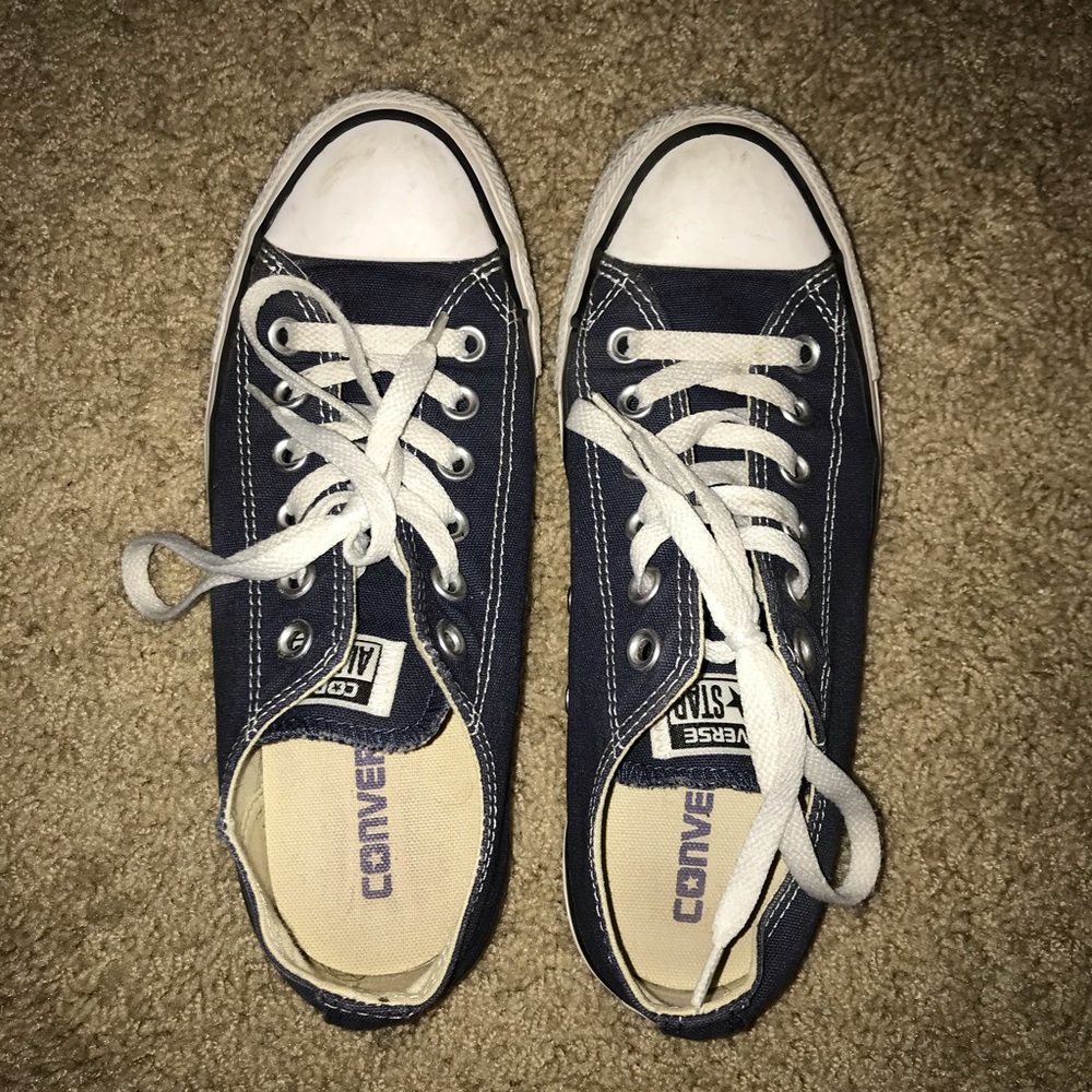converse - navy low tops